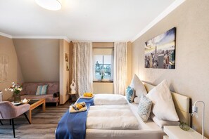 Schreibtisch, WLAN, Bettwäsche