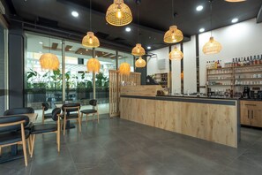 Bar (on property) - Luxury 1BR in Sirius Town • Pool, Spa & Fitness Center - Snitch (Antalya)