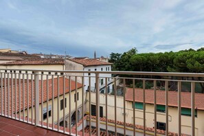 Property grounds - La casa agli Orti Oricellari by MMega (Florence)