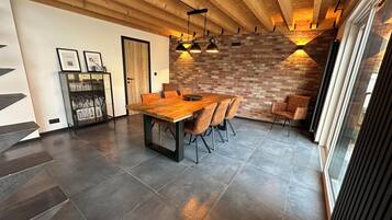 غرفة لتناول الطعام