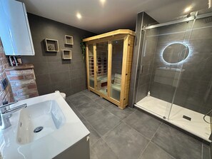 Villa, Courtyard View | Bathroom - Au 171 Le loft avec un Sauna (Flémalle)