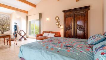 1 habitación, wifi y ropa de cama