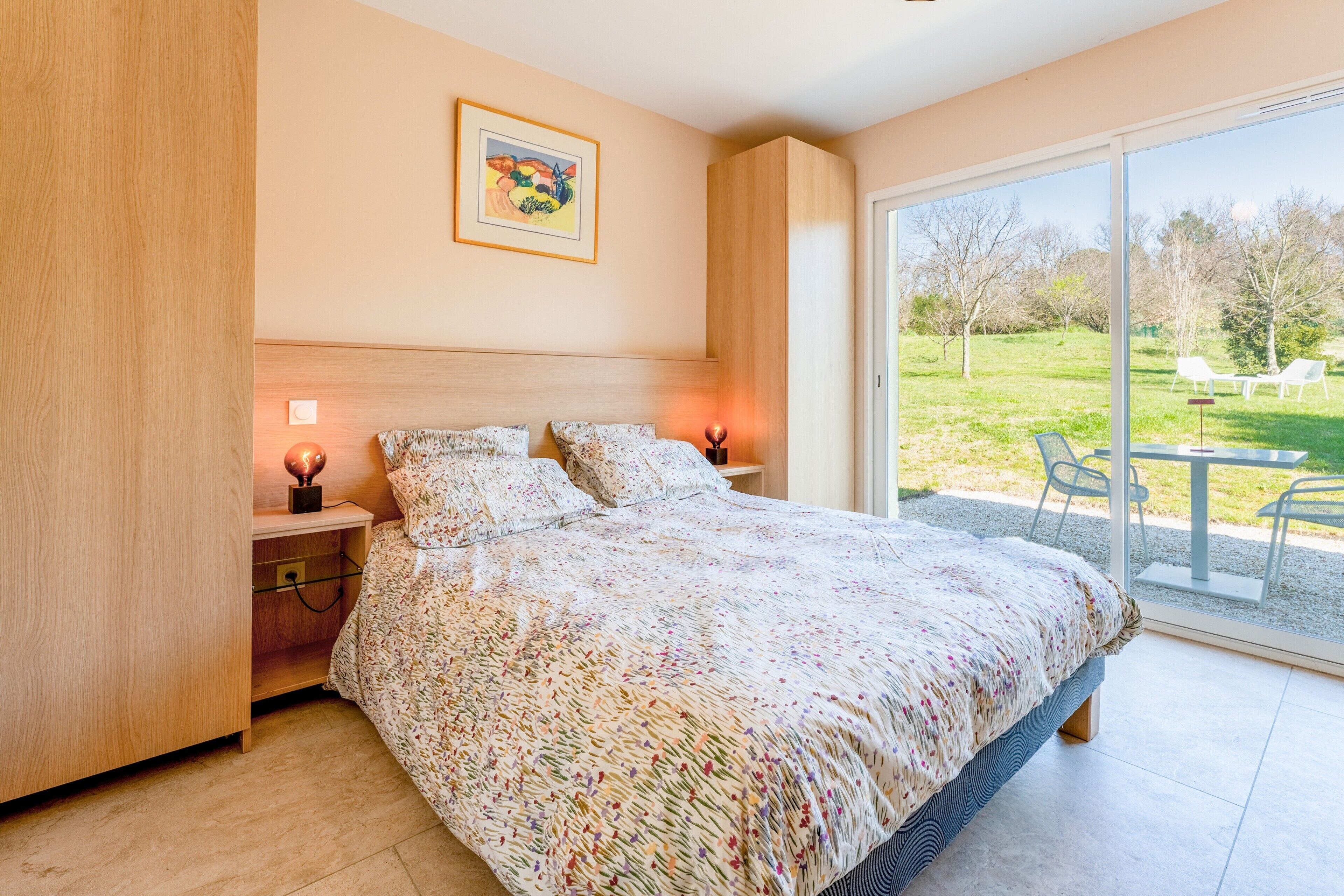 WiFi, bed sheets, wheelchair access