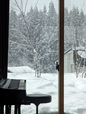 المنشأة من الداخل