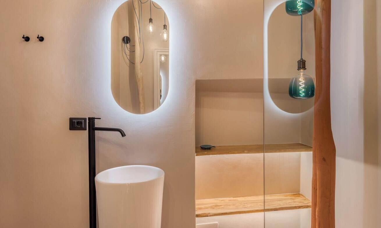 Bidet, toilet paper