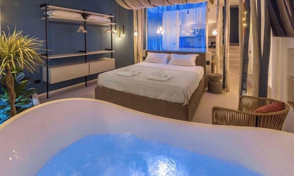 Iron/ironing board - Welcome to Blue Perlage, your oasis of luxury and relaxation, nestled in the heart of Vernazza, one of the pearls of the Cinque Terre.Blue Perlage is not just a place to sleep but a true sensory experience.The sophisticated and modern design of the inter (Vernazza)