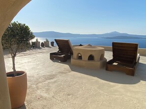 Terrace/patio - Kamari Real Living, with Caldera views and Jacuzzi (Manolas)