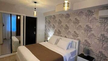 In-room safe, iron/ironing board, free WiFi