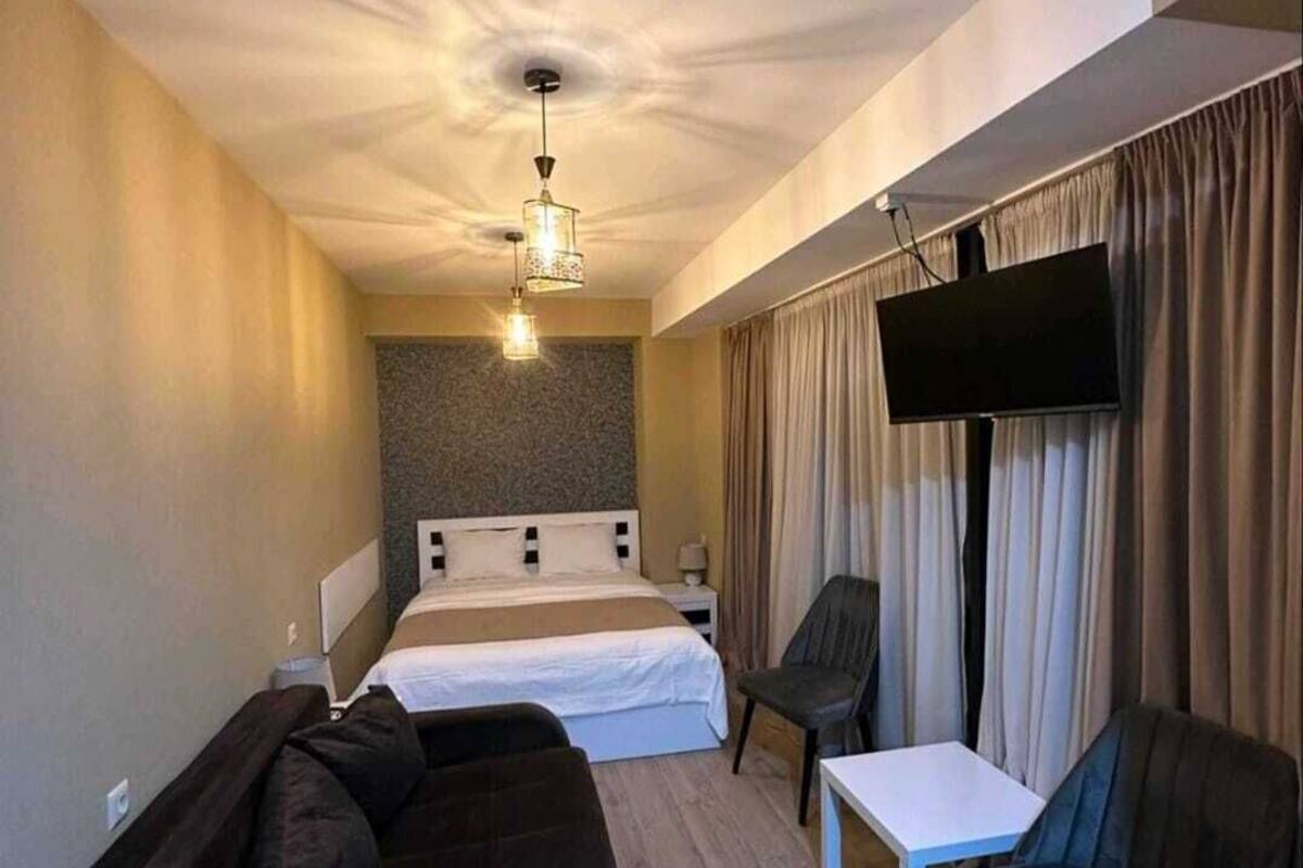 خزنة داخل الغرفة ومكواة/لوح كي وواي فاي مجانًا