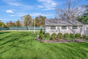 Sport court - Tennis & Sea Escape - Hydrangeas in the Hamptons (Westhampton Beach)