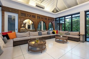Living area - Villa Iluka Seminyak by SooBali (Seminyak)