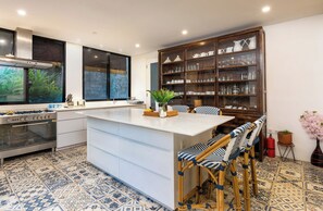 Private kitchen - Villa Iluka Seminyak by SooBali (Seminyak)