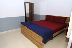 Room - Waterfall Whispers & Coffee Aromas – A Cozy Family Retreat (Mysore)