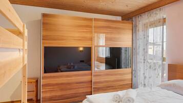 Bügeleisen/Bügelbrett, WLAN, Bettwäsche