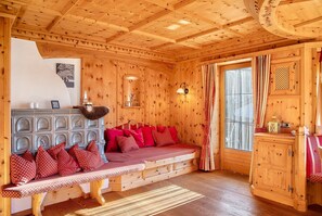Interior - Holiday Home 'Haus Hart Im Zillertal 6 People' with Mountain View, Terrace & Wi-Fi (Hart im Zillertal)