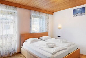 Bügeleisen/Bügelbrett, WLAN, Bettwäsche