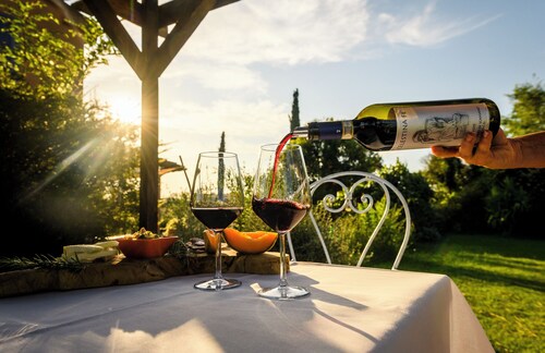 Farmhouse with wine cellar near the sea, Saturnia Spa and Natural Park