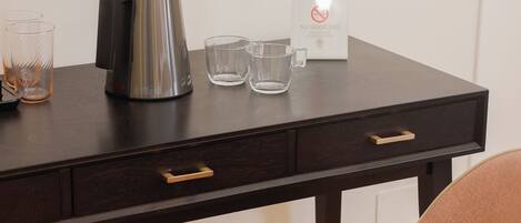 Chambre Deluxe Double ou avec lits jumeaux, balcon, vue ville | Coffres-forts dans les chambres