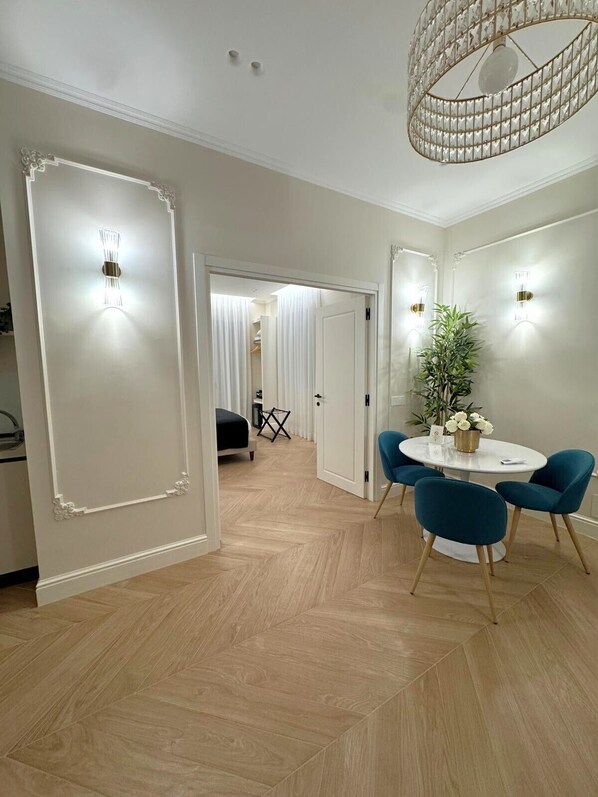 Chambre Quadruple Luxe, balcon, vue ville