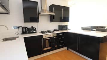 Dishwasher, cookware/dishes/utensils