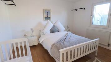 2 bedrooms, individually decorated, individually furnished