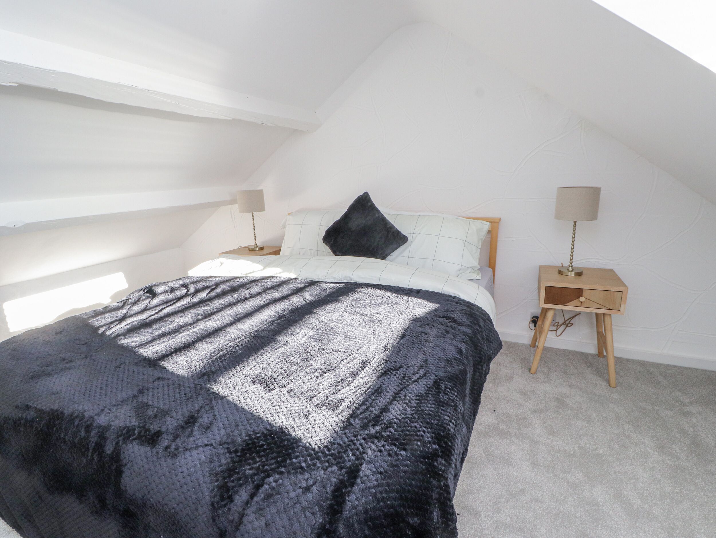 4 bedrooms, individually decorated, individually furnished, free WiFi