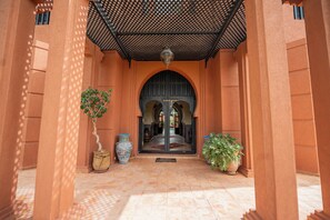 واجهة المنشأة