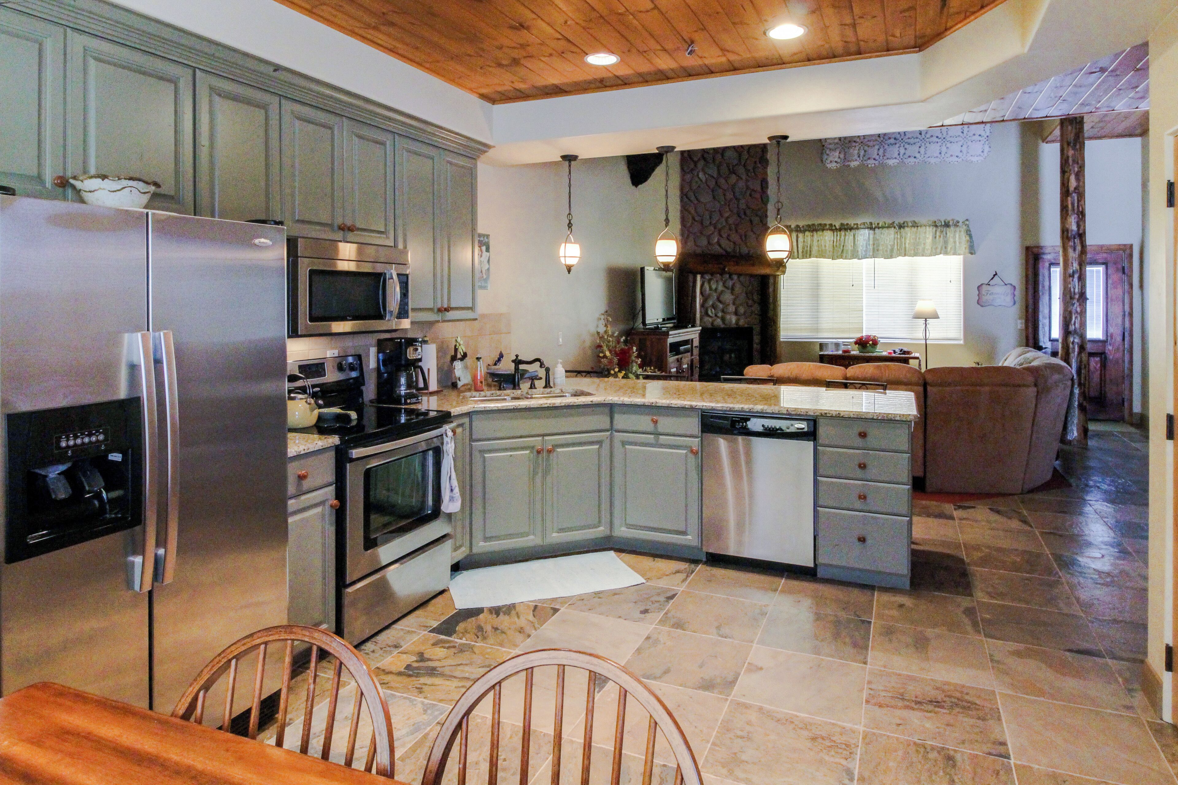 Fridge, microwave, stovetop, dishwasher