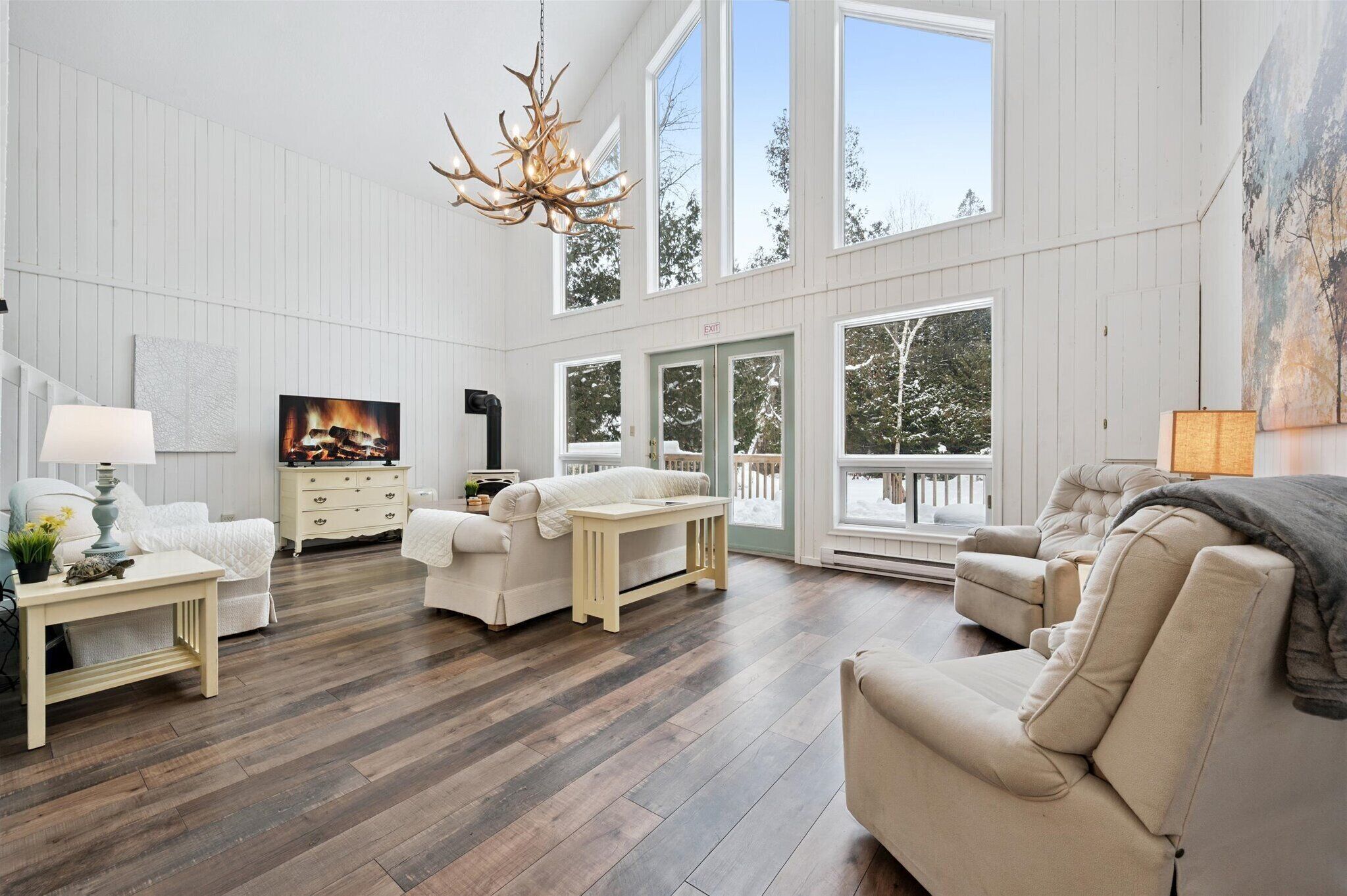 Televisión, chimenea