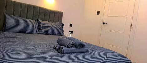 2 chambres, accĂšs Internet, draps fournis