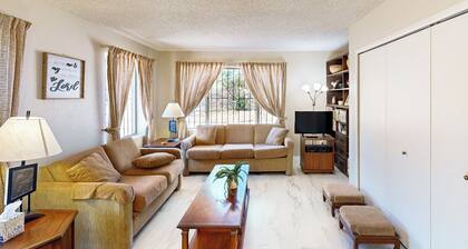 3BR Home w/ Large Yard, Grill, Mountain Views