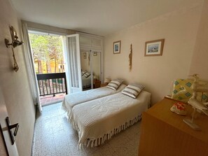 2 bedrooms