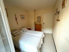 2 bedrooms