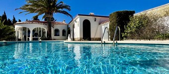 Modern Villa in Miami Platja with Private Pool