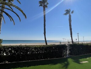 Beach - Sea Front Chalet in Miami Platja (Miami Playa)