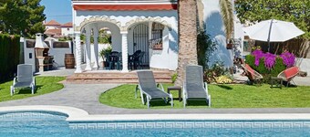 Family Villa with Private Pool and WiFi