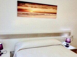 2 bedrooms - Comfortable Apartment in Miami Platja with Air Conditioning (Miami Playa)