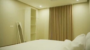 Luxury Chalet, Balcony, Beach View | Premium bedding, free WiFi, bed sheets - Al Salam Chalet (Al Khiran)