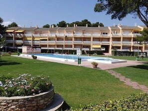 Exterior - Beachfront Apartment with Garden, Pets Allowed (Miami Playa)