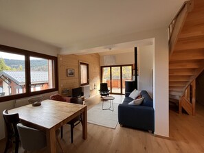 TV, fireplace - New 78m² duplex, 2 bedrooms, pellet stove, WIFI, parking, sleeps 5 - Arâches-la-Frasse (Arâches-la-Frasse)