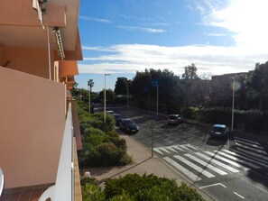 Property grounds - Studio for 4 in Bormes. Pets allowed, parking. Beach 200m away. (Bormes-les-Mimosas)
