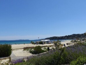 Beach nearby - 2-room flat 4 ppl, balcony, garage, near beach (Bormes-les-Mimosas)