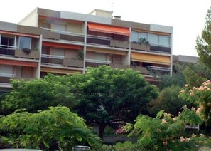 Exterior - 2-room flat 4 ppl, balcony, garage, near beach (Bormes-les-Mimosas)