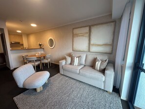 TV - Kangaroo Point Luxury Riverfront Apartment (Kangaroo Point)
