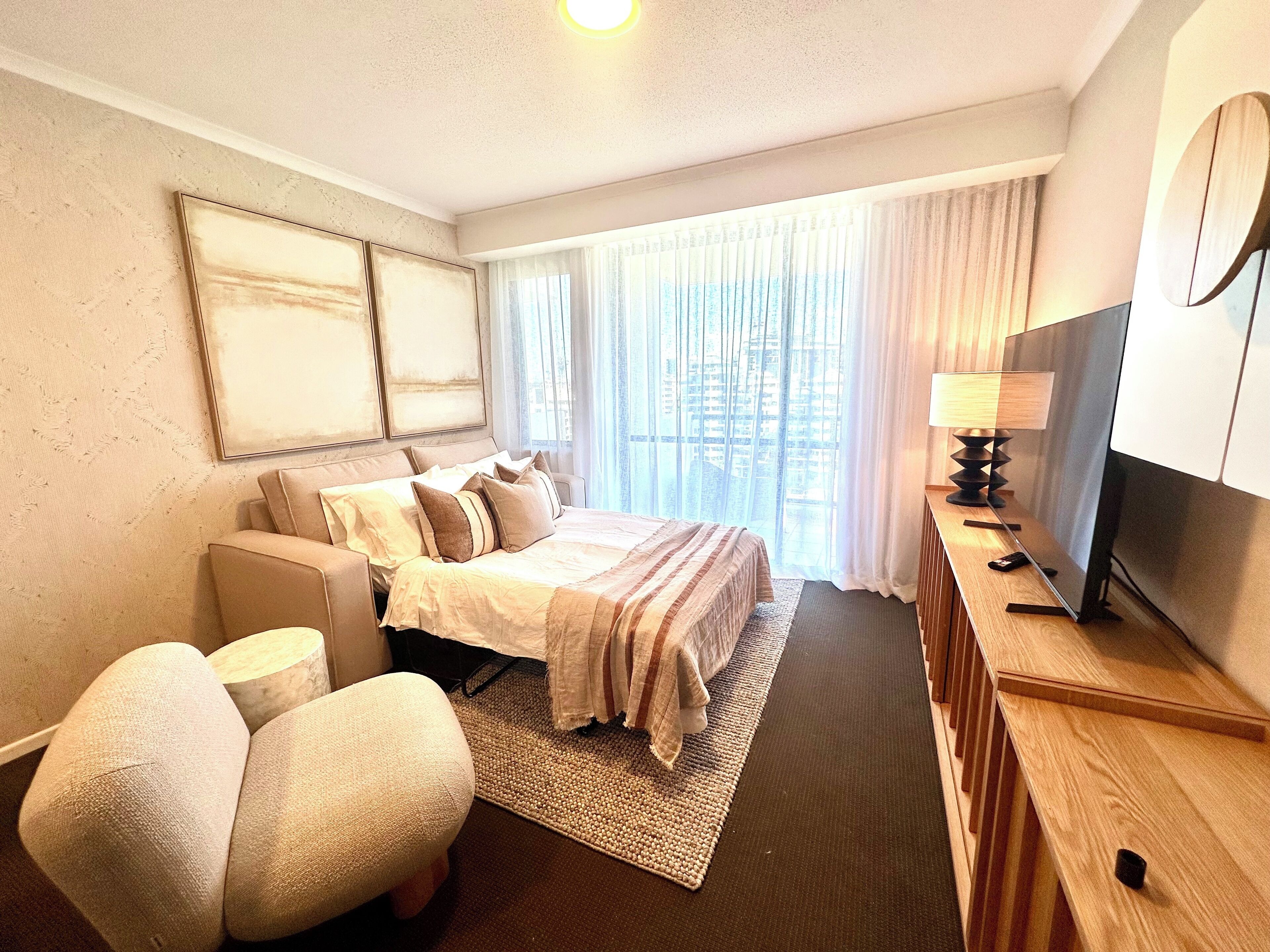 Iron/ironing board, WiFi, bed sheets, wheelchair access