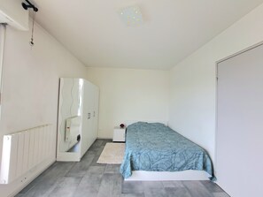 WiFi, bed sheets - Chez Agnès - Alsatian charm in the heart of Colmar, with private parking lot (Colmar)