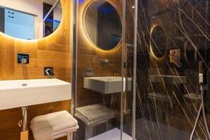 Suite, City View | Bathroom - B&Z Luxury (Bari)