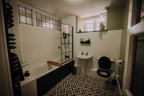 Bed sheets - The Pheasant Lodge (Grange-over-Sands)