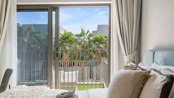 Skrivbord, strykjärn/strykbräda, resesäng och wi-fi