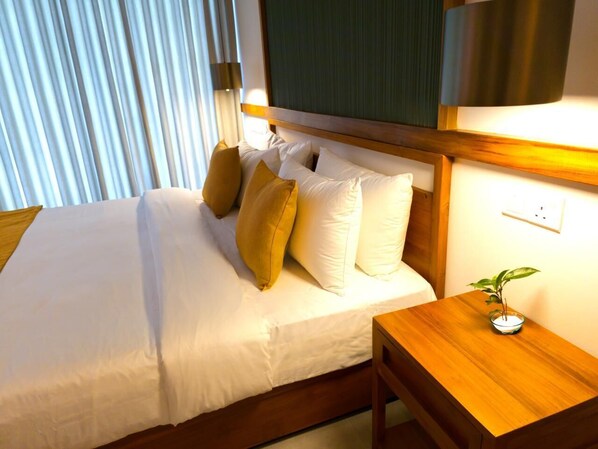 In-room safe, soundproofing, iron/ironing board, free WiFi